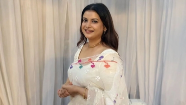 ‘পহেলা ফাল্গুনে শাড়ি পরবো নাকি আবায়া’